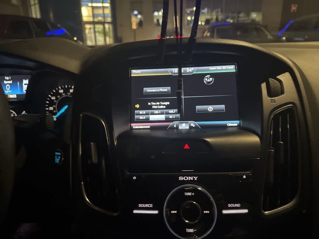 Thumbnail: 2015 Ford Focus - 8