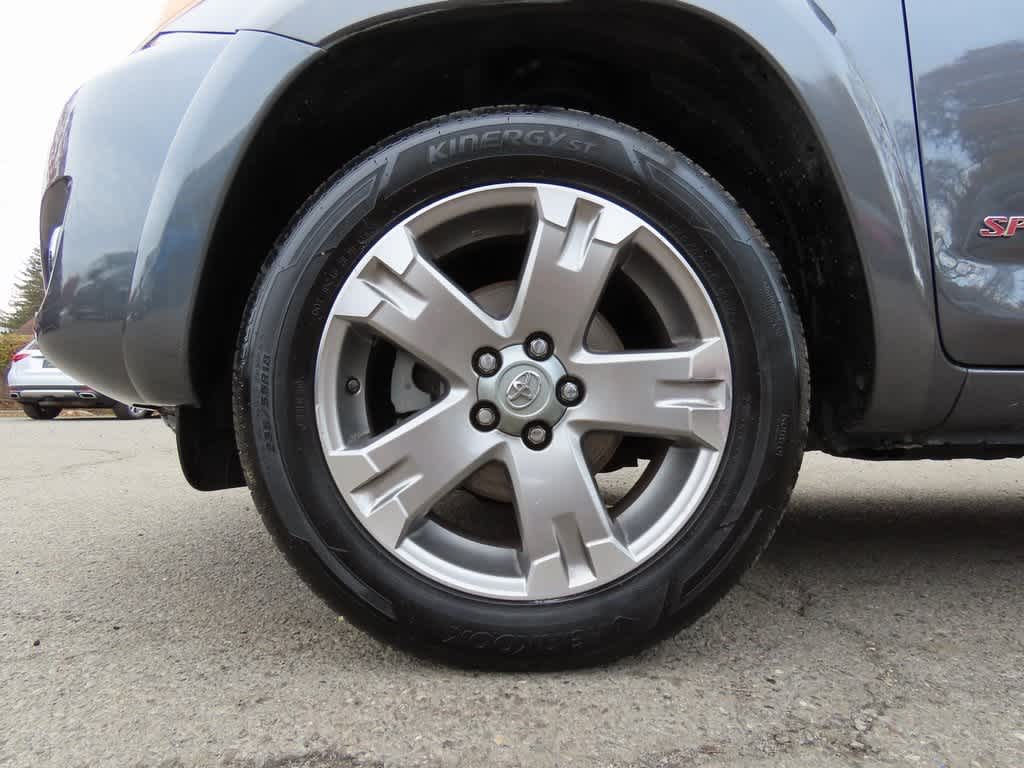 Thumbnail: 2011 Toyota RAV4 - 11