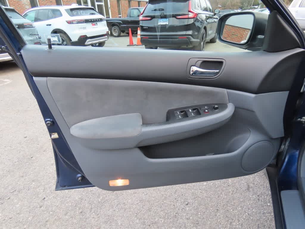 Thumbnail: 2003 Honda Accord - 16