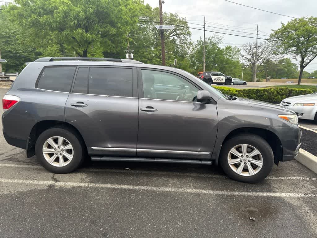 Thumbnail: 2013 Toyota Highlander - 19