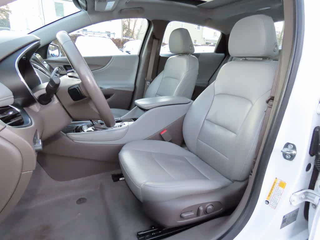 Thumbnail: 2019 Chevrolet Malibu - 12