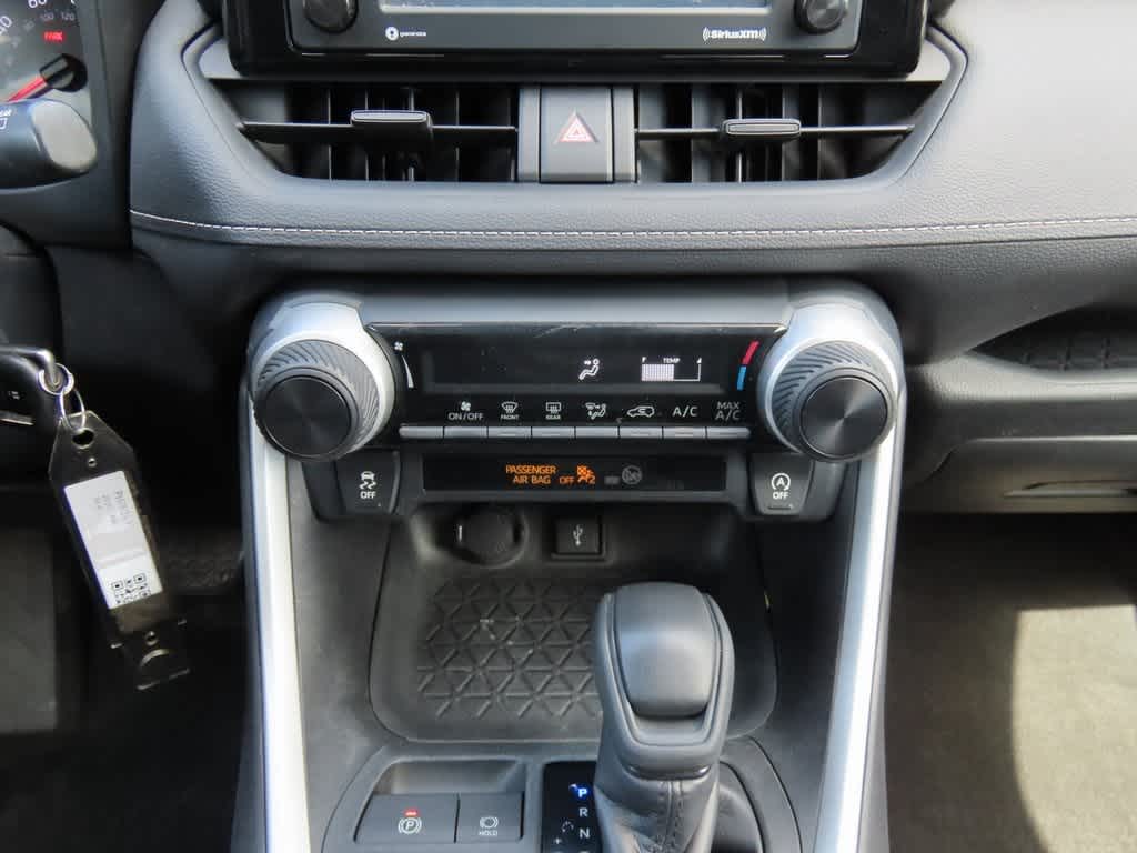 Thumbnail: 2020 Toyota RAV4 - 20