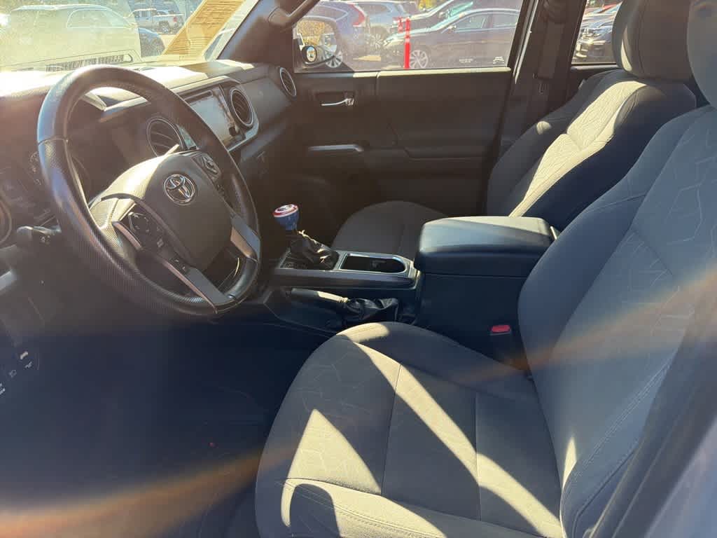 Thumbnail: 2019 Toyota Tacoma - 16