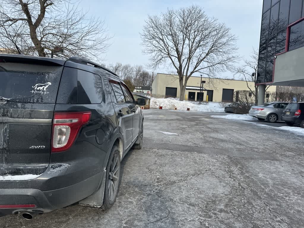 Thumbnail: 2015 Ford Explorer - 20