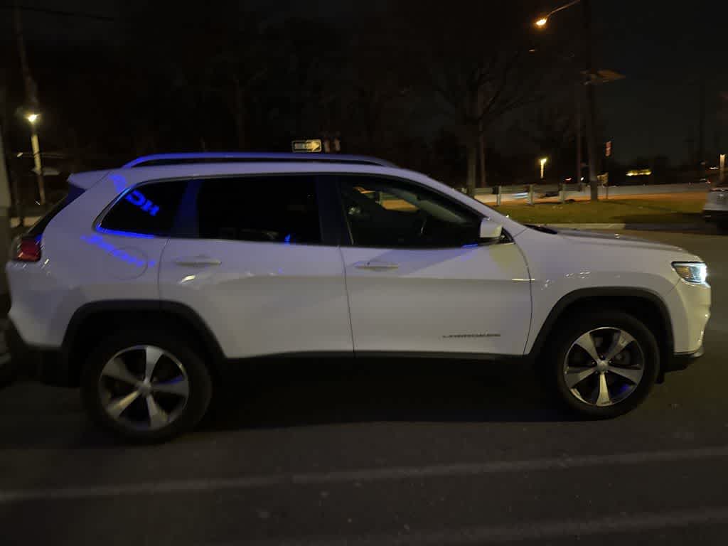 Thumbnail: 2020 Jeep Cherokee - 15