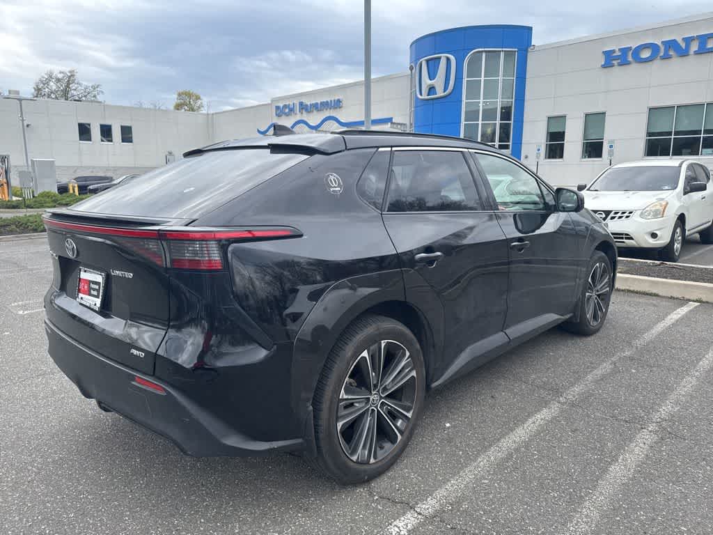 Thumbnail: 2023 Toyota bZ4X - 15