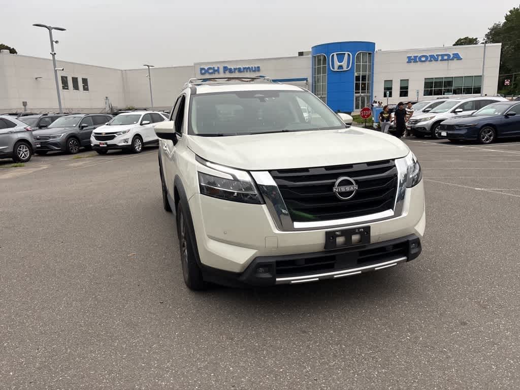 Thumbnail: 2023 Nissan Pathfinder - 7