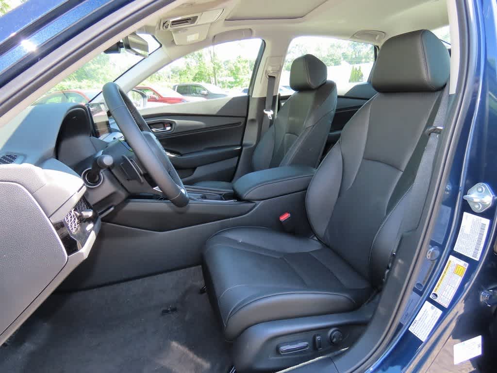 2025 Honda Accord Touring 12