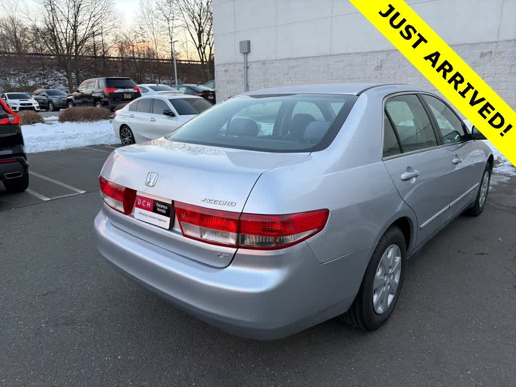 Thumbnail: 2004 Honda Accord - 15