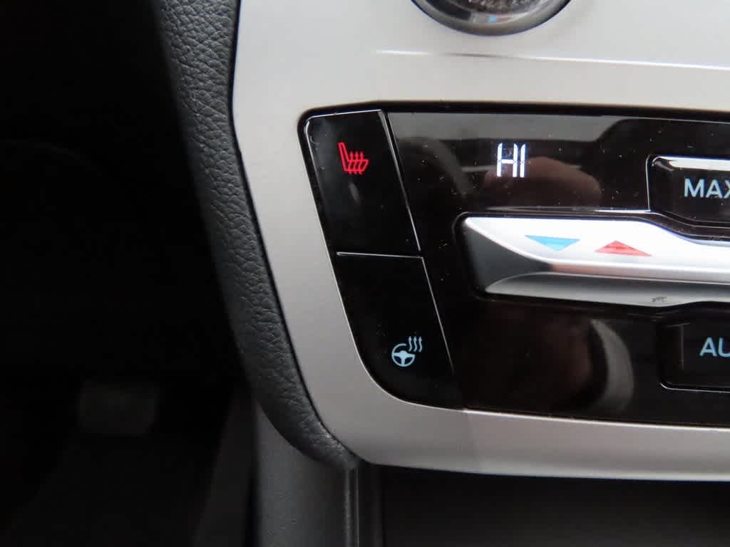 Thumbnail: 2020 Ford Explorer - 25