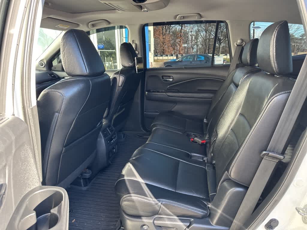 Thumbnail: 2019 Honda Pilot - 11