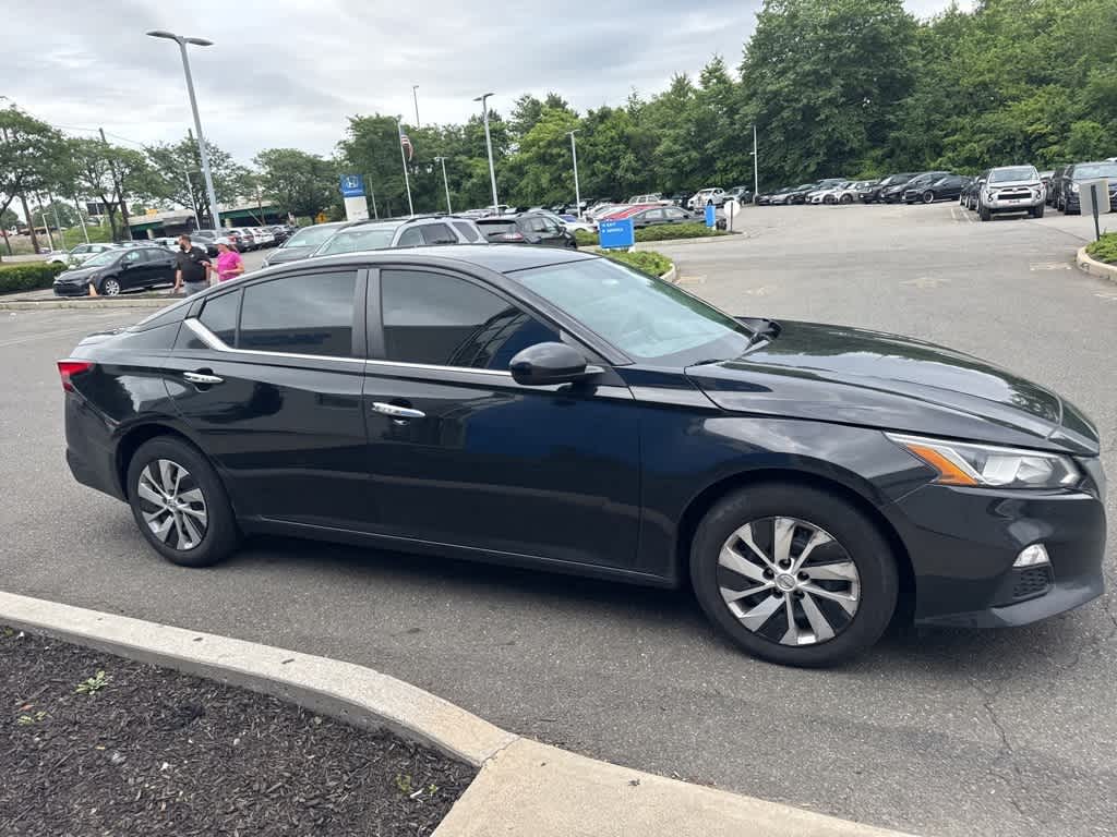 Thumbnail: 2020 Nissan Altima - 19