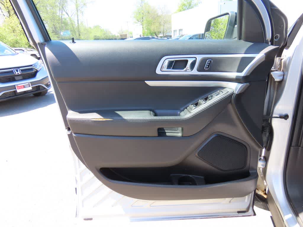 Thumbnail: 2013 Ford Explorer - 17