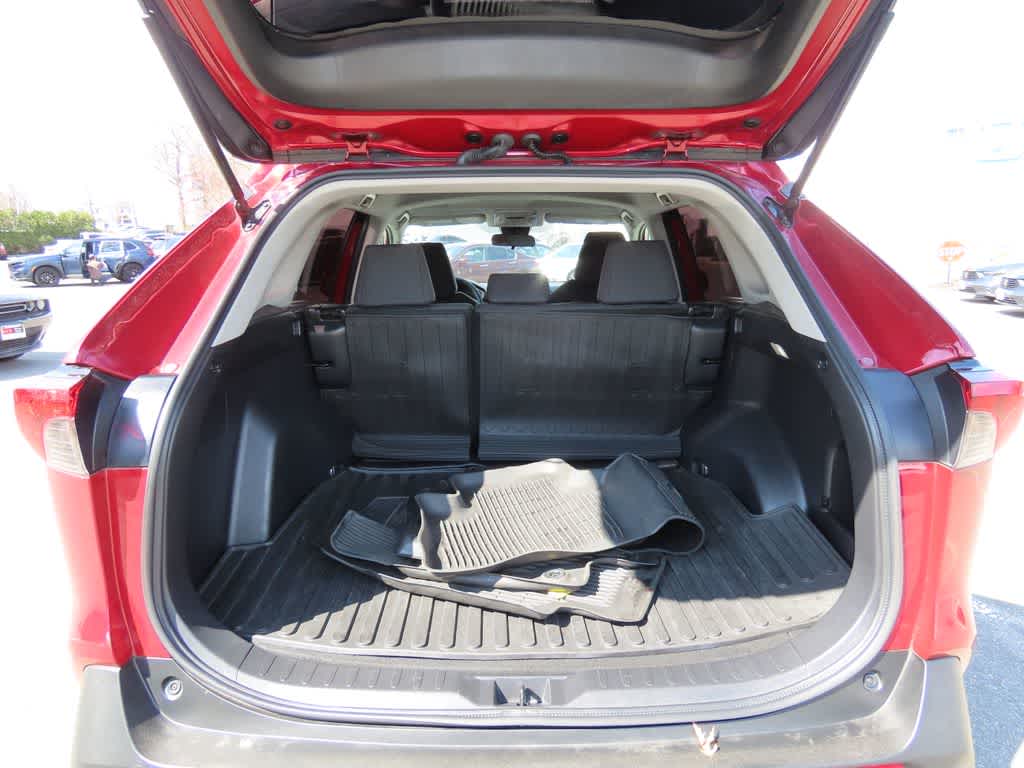 Thumbnail: 2022 Toyota RAV4 - 11