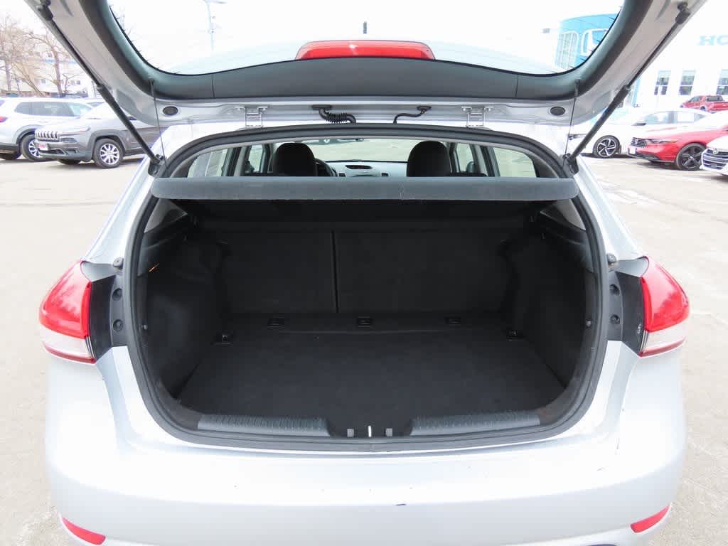 Thumbnail: 2016 Kia Forte - 11