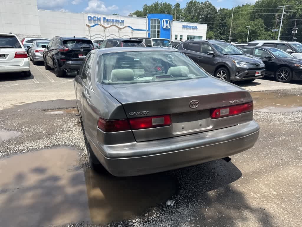 Thumbnail: 1998 Toyota Camry - 12