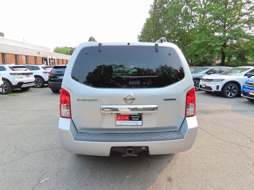 Thumbnail: 2011 Nissan Pathfinder - 5