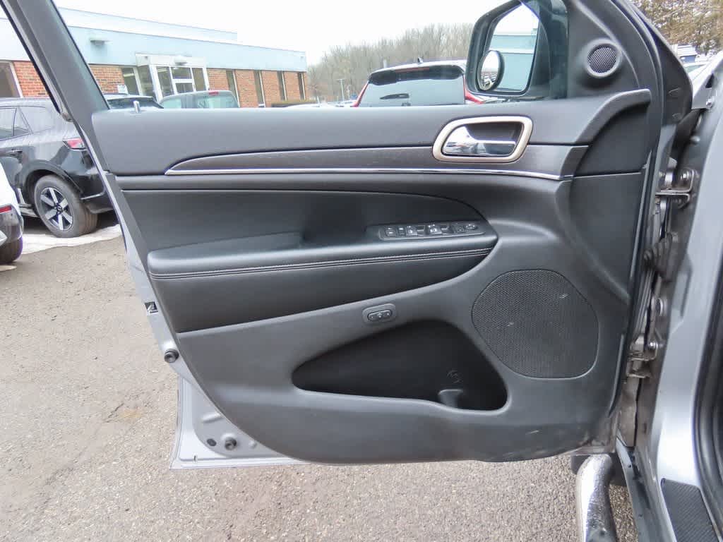 Thumbnail: 2015 Jeep Grand Cherokee - 16