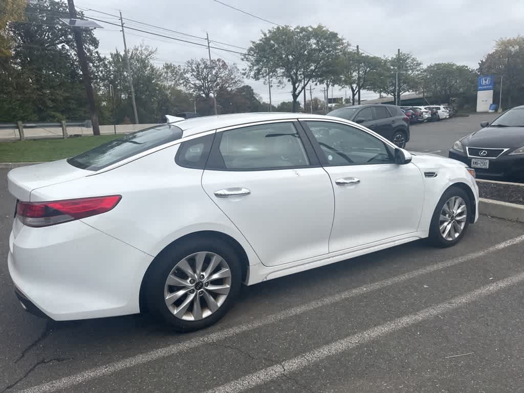 Thumbnail: 2017 Kia Optima - 6