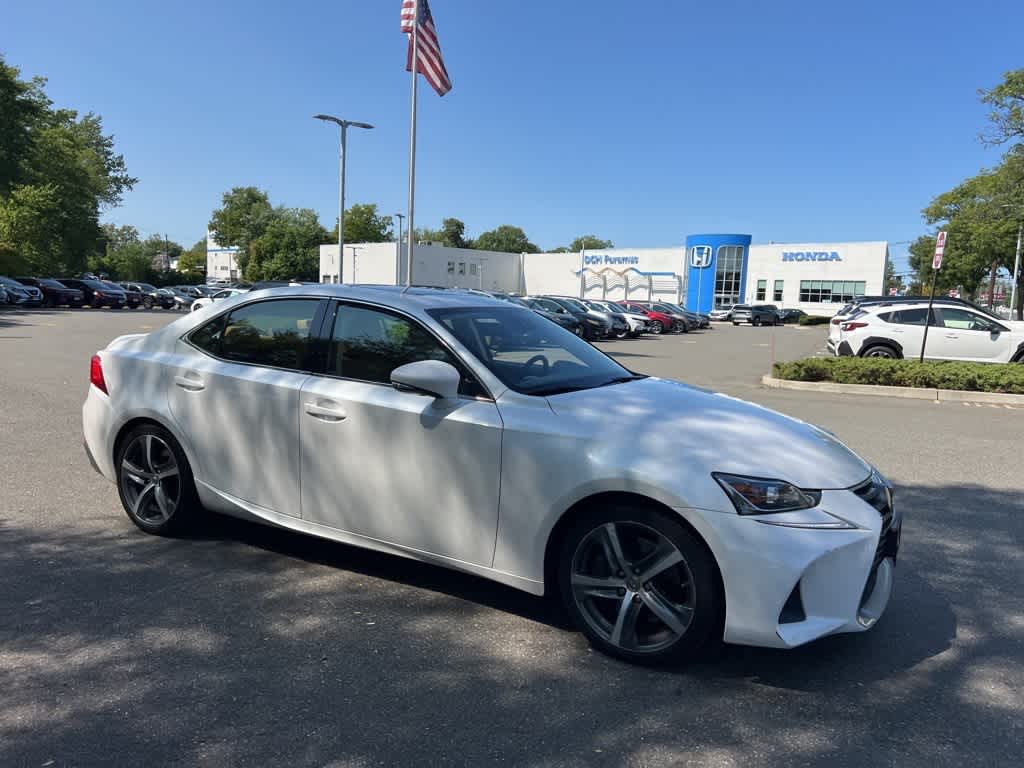 Thumbnail: 2017 Lexus IS - 2