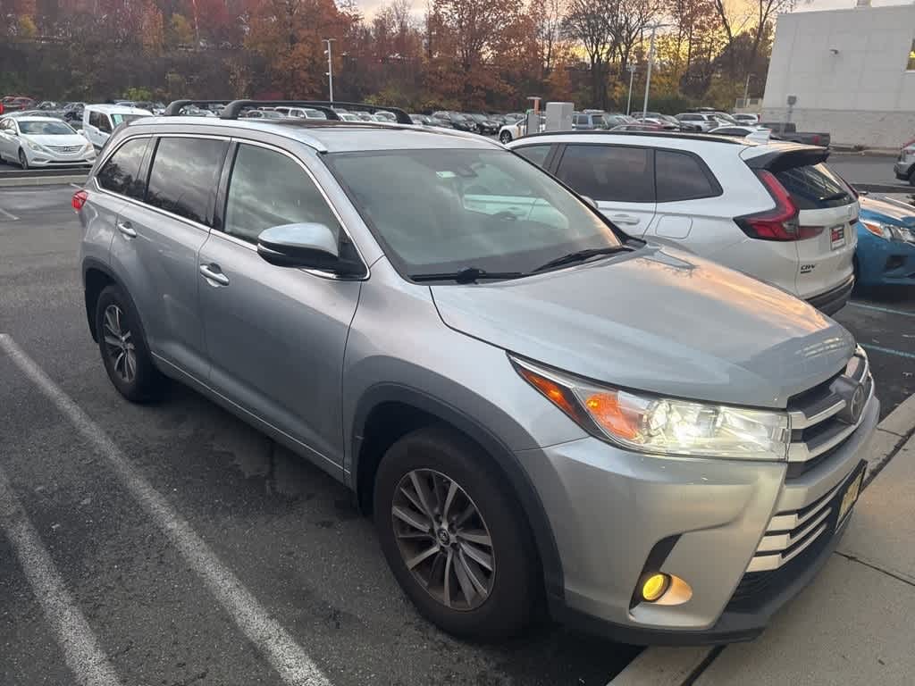 Thumbnail: 2018 Toyota Highlander - 4