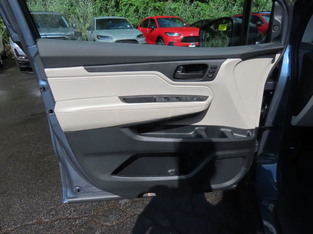 Thumbnail: 2026 Honda Odyssey - 16