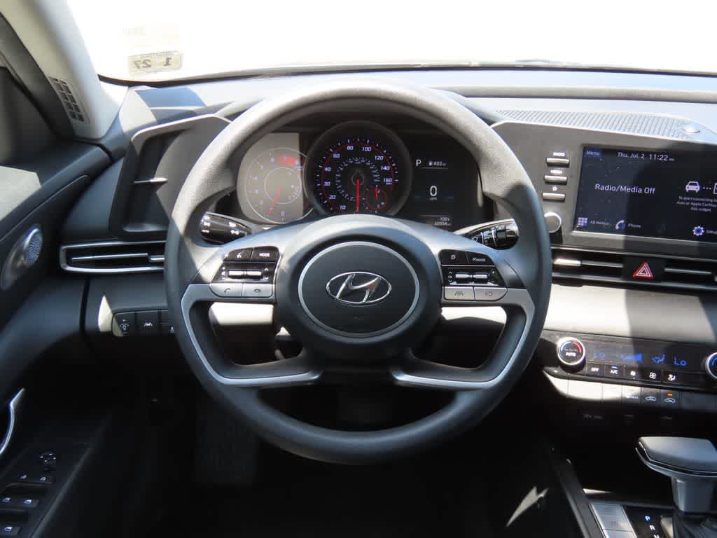 Thumbnail: 2022 Hyundai Elantra - 17