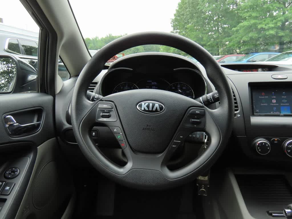 Thumbnail: 2016 Kia Forte - 18