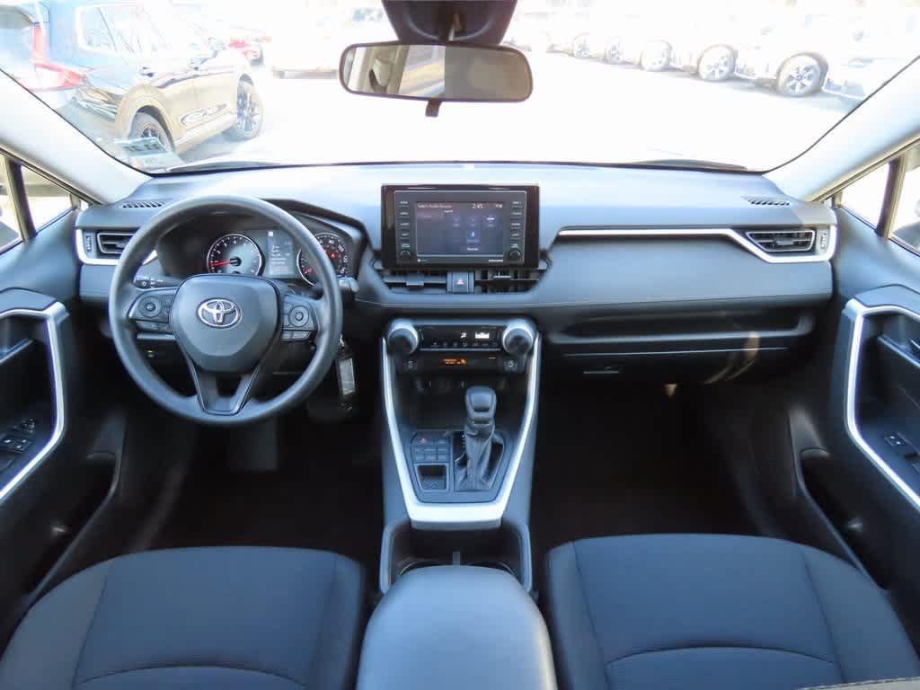 Thumbnail: 2022 Toyota RAV4 - 17