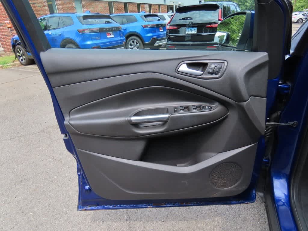 Thumbnail: 2013 Ford Escape - 18