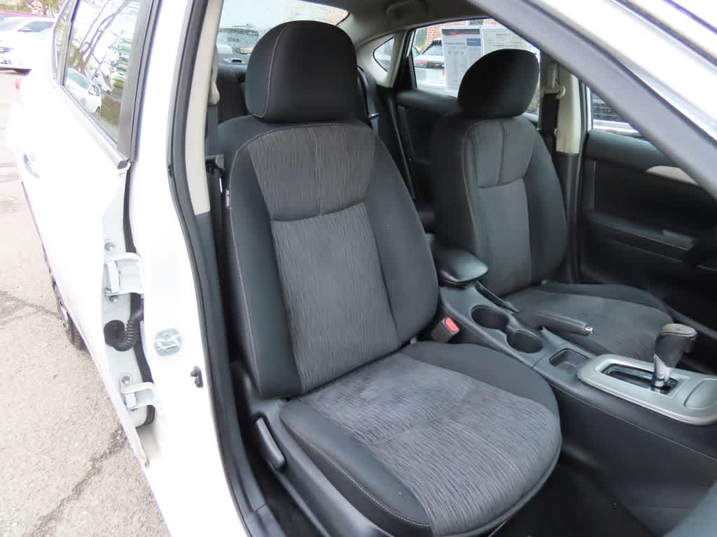 Thumbnail: 2015 Nissan Sentra - 14