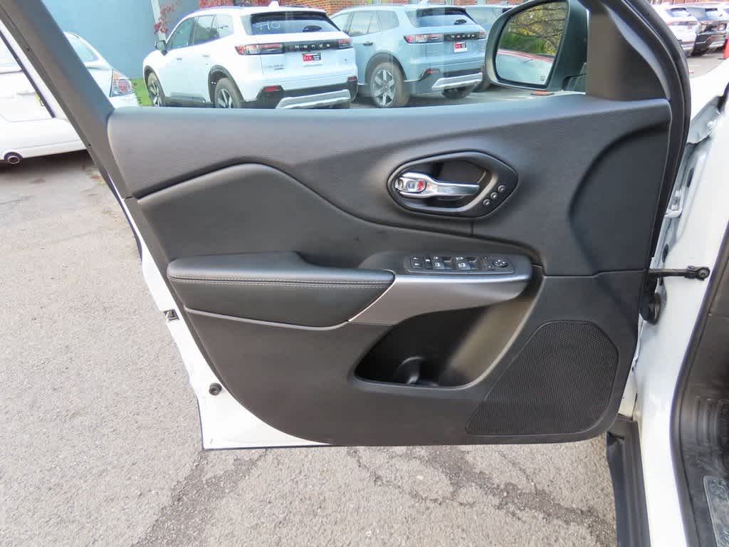 Thumbnail: 2021 Jeep Cherokee - 19