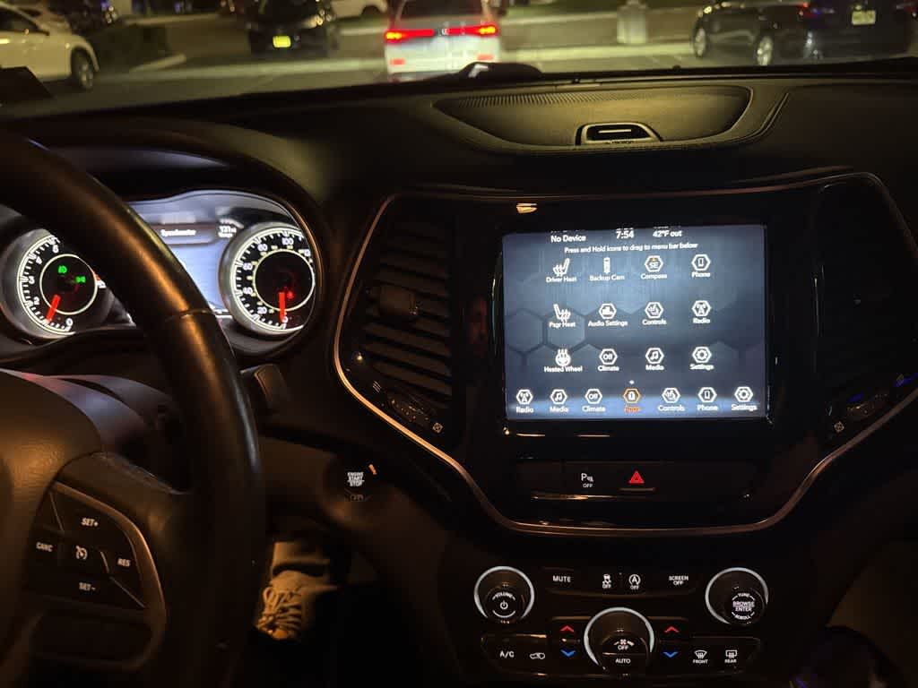 Thumbnail: 2020 Jeep Cherokee - 4