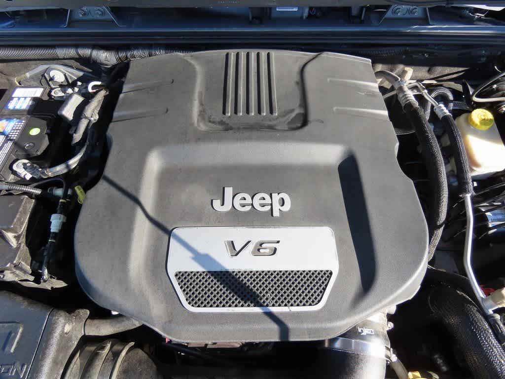 Thumbnail: 2015 Jeep Wrangler - 10