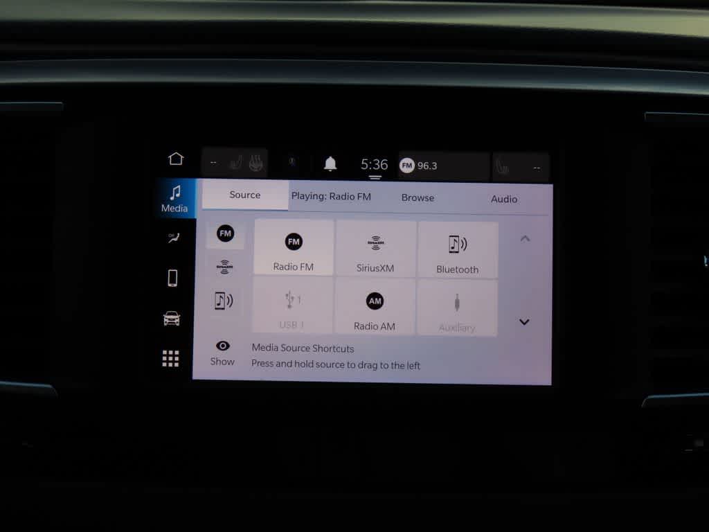 Thumbnail: 2023 Chrysler Voyager - 20