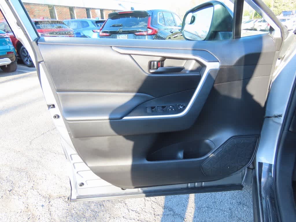 Thumbnail: 2022 Toyota RAV4 - 15