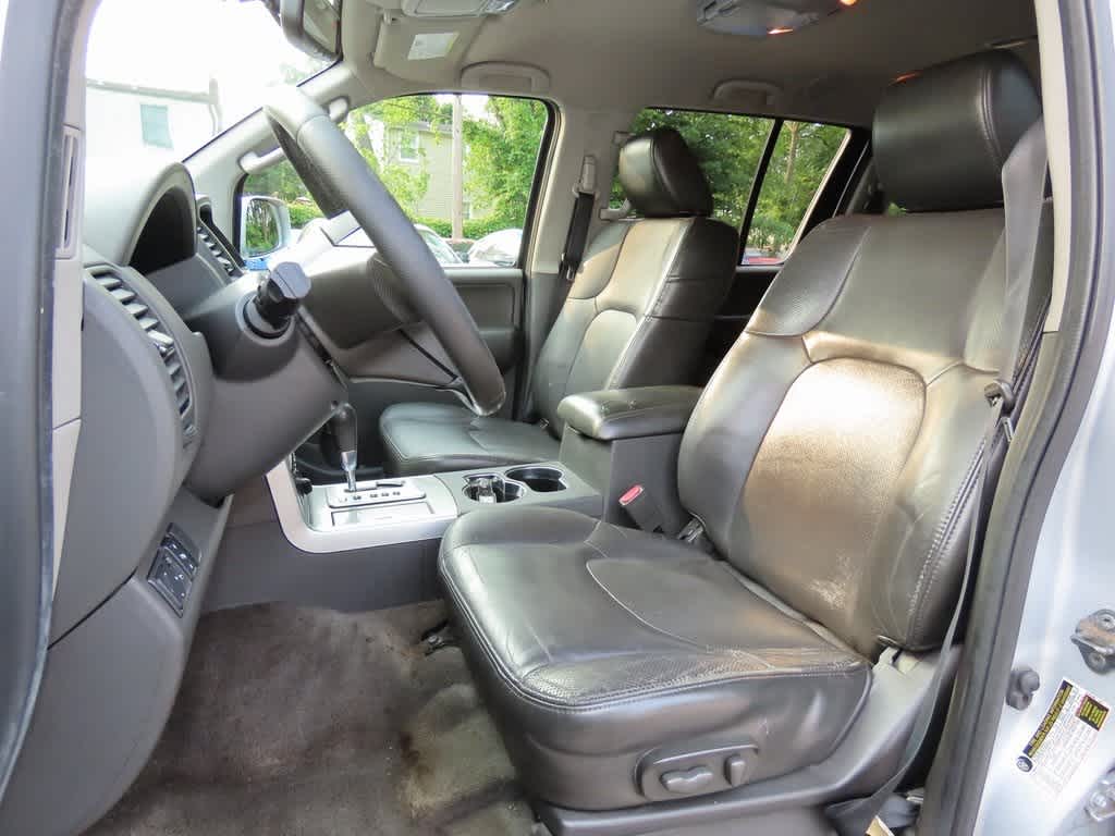 Thumbnail: 2011 Nissan Pathfinder - 13