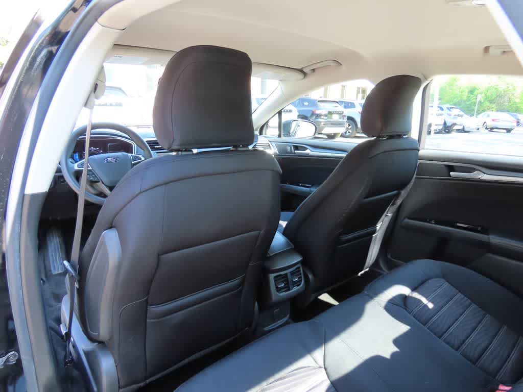 Thumbnail: 2016 Ford Fusion - 14
