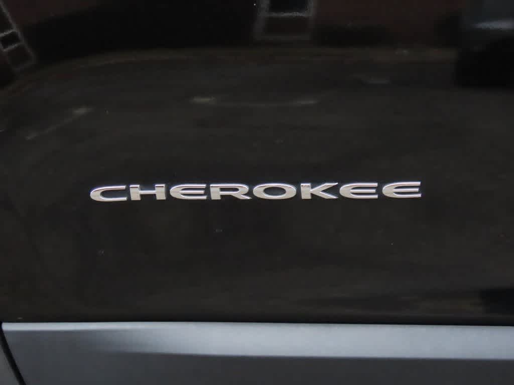 Thumbnail: 2018 Jeep Cherokee - 7