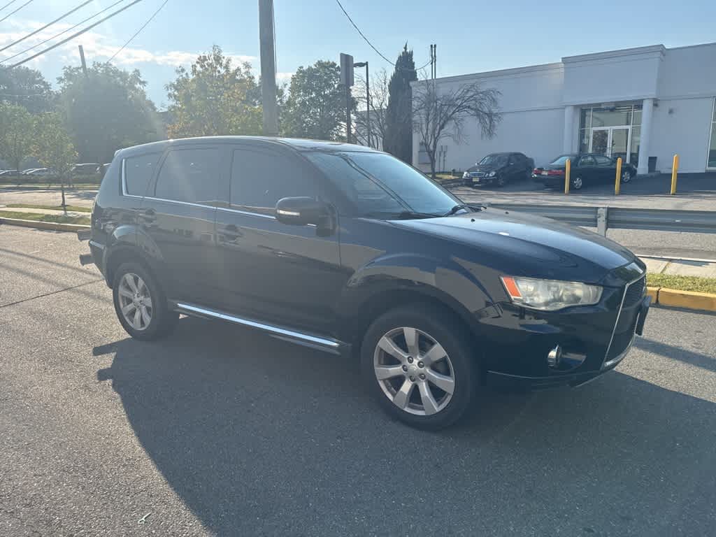 Thumbnail: 2010 Mitsubishi Outlander - 10