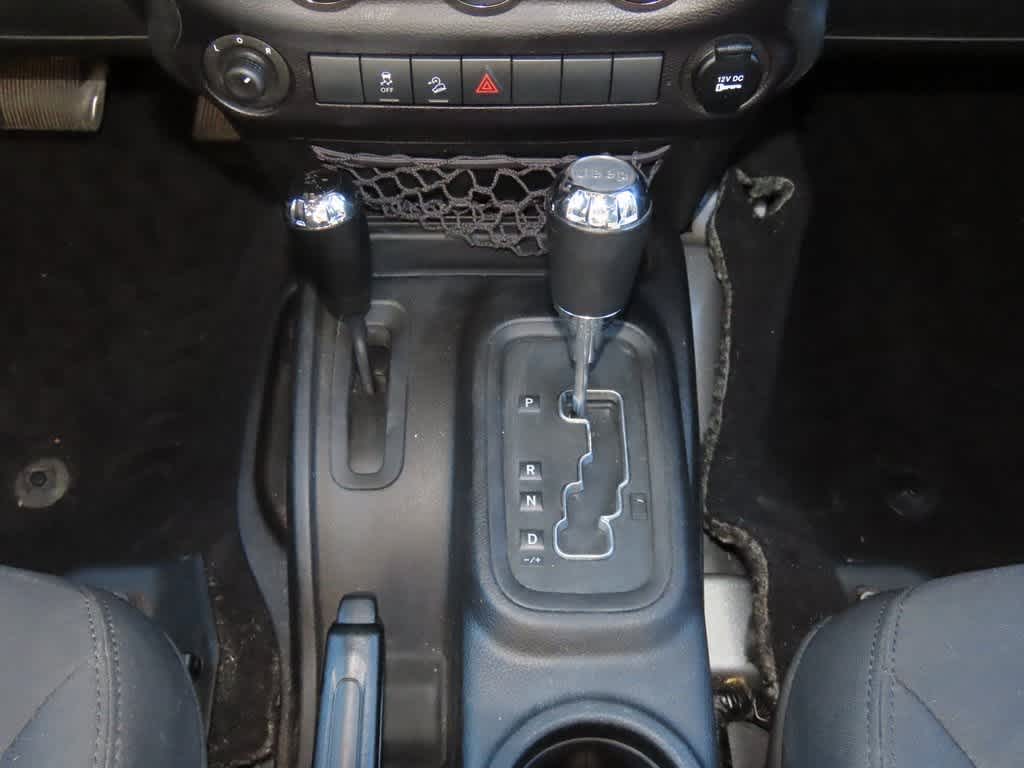 Thumbnail: 2015 Jeep Wrangler - 22