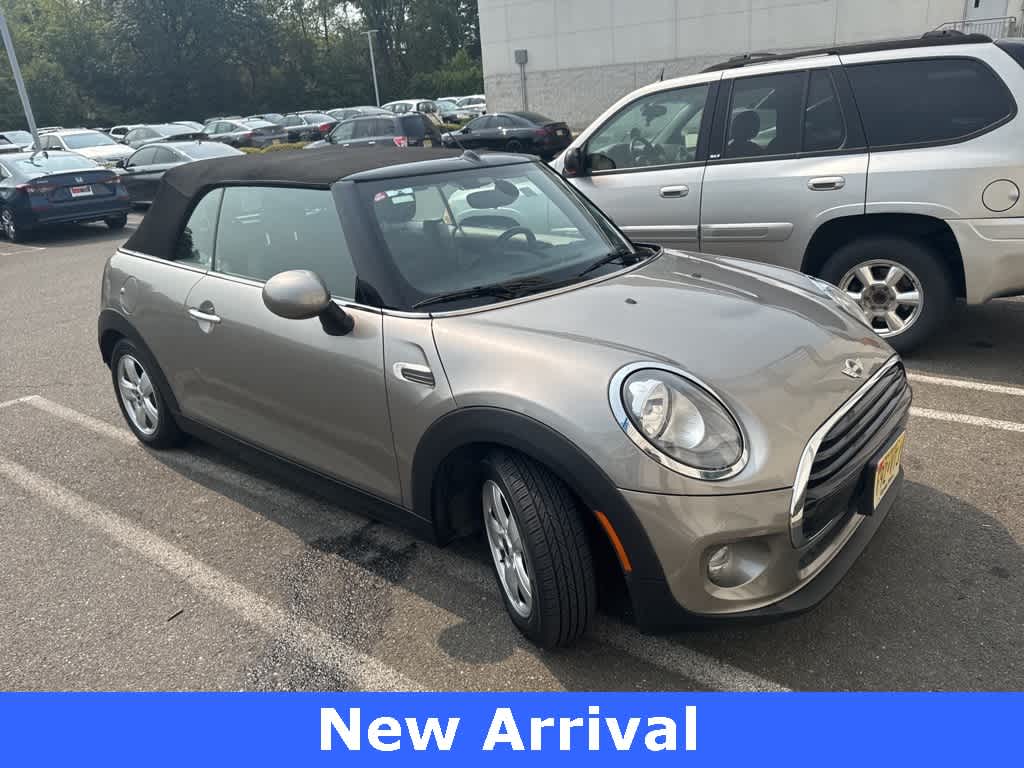 Thumbnail: 2016 MINI Cooper Convertible - 1