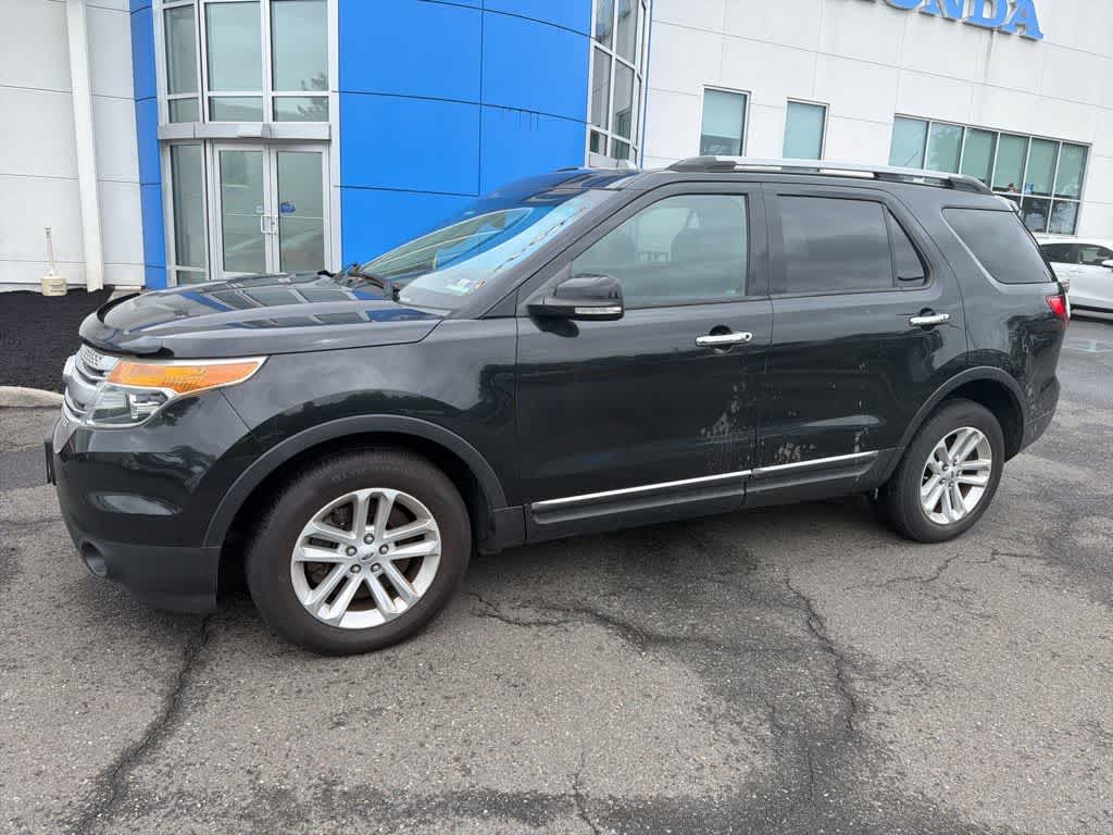 Thumbnail: 2015 Ford Explorer - 3