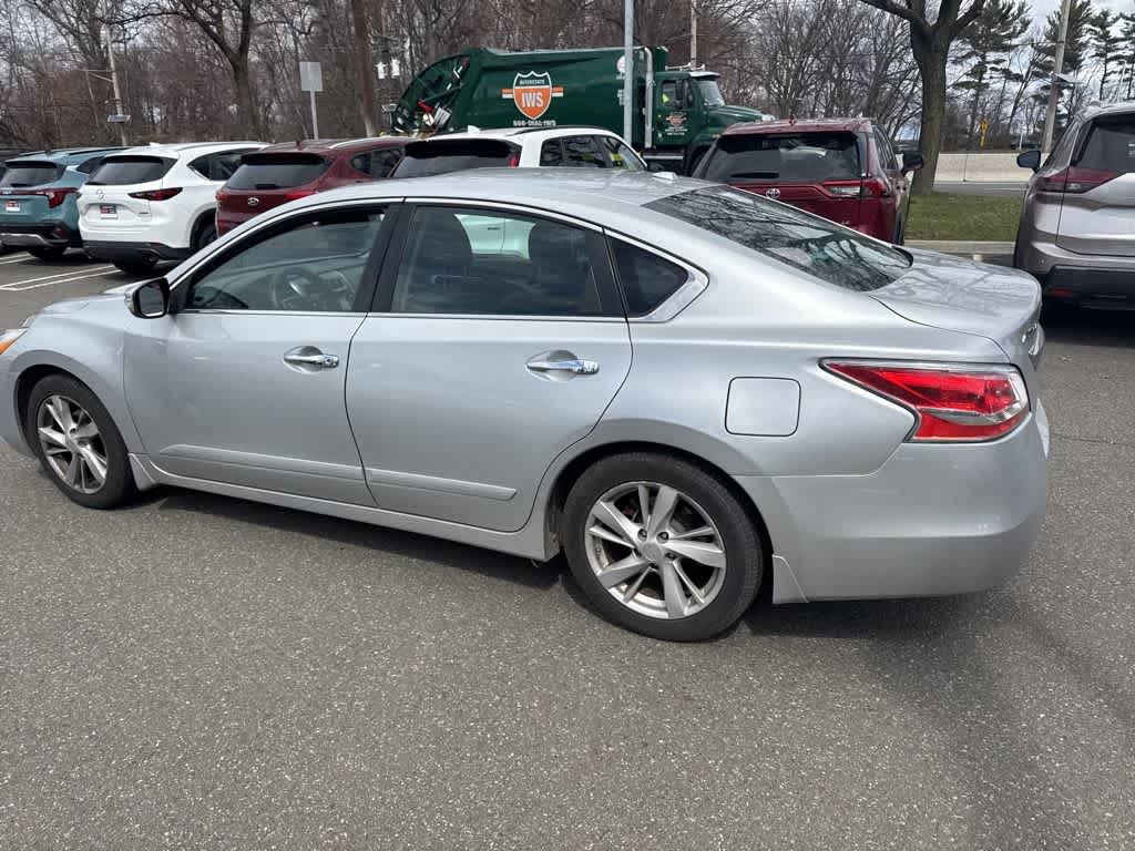 Thumbnail: 2015 Nissan Altima - 9