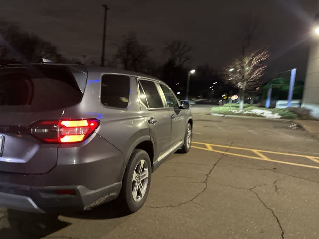 Thumbnail: 2023 Honda Pilot - 17