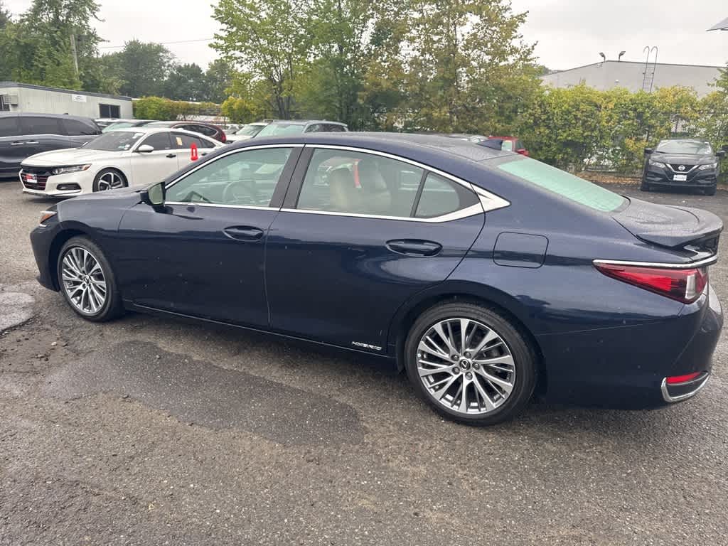 Thumbnail: 2021 Lexus ES - 7