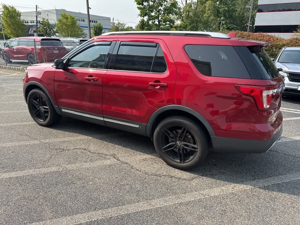 Thumbnail: 2016 Ford Explorer - 10
