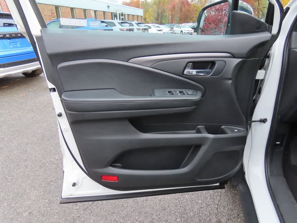 Thumbnail: 2020 Honda Pilot - 17