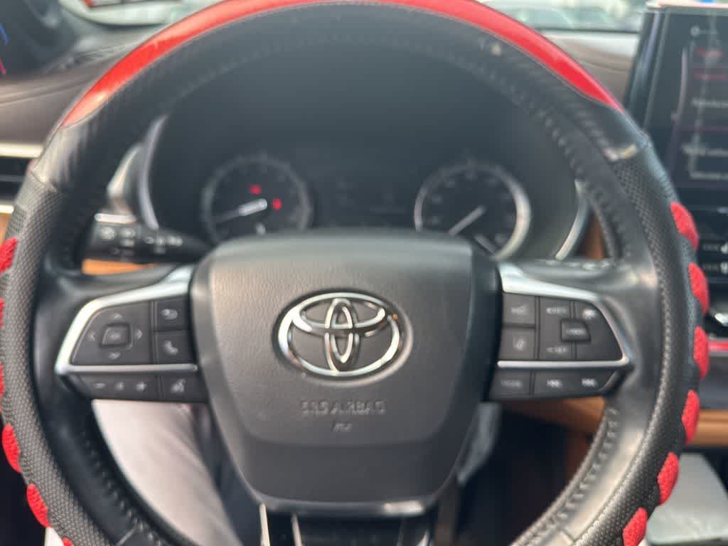 Thumbnail: 2021 Toyota Highlander - 20