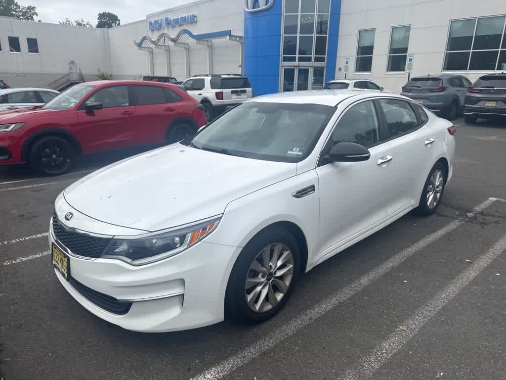 Thumbnail: 2017 Kia Optima - 4